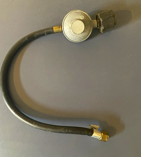 Gas regulator hose assembly - &,